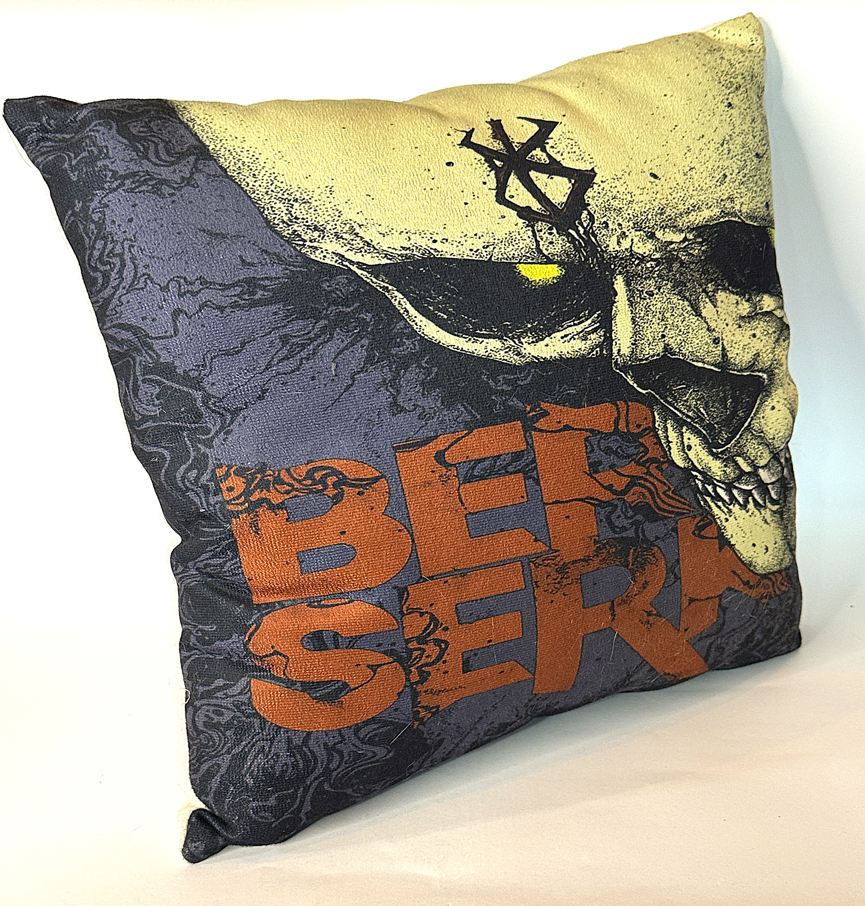Berserk Yastık Modeli